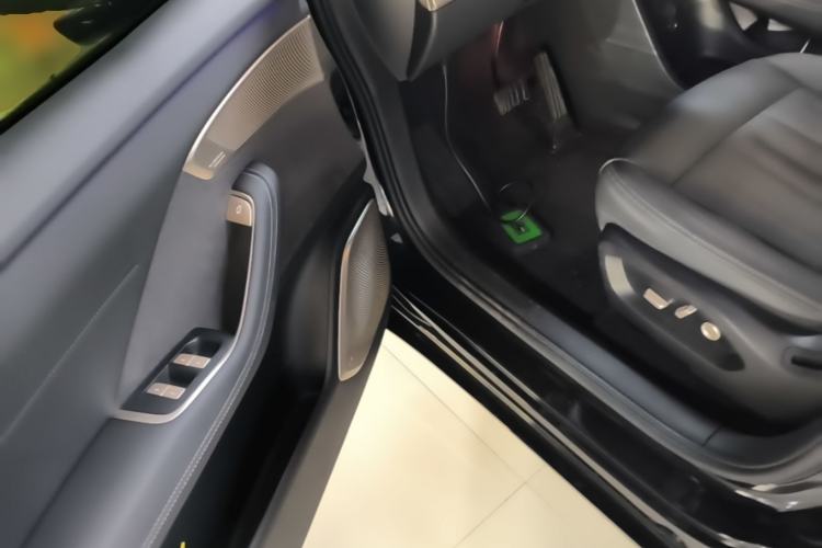 Used ONVO L60 2024 60 kWh Rear-Drive Version Driver Seat