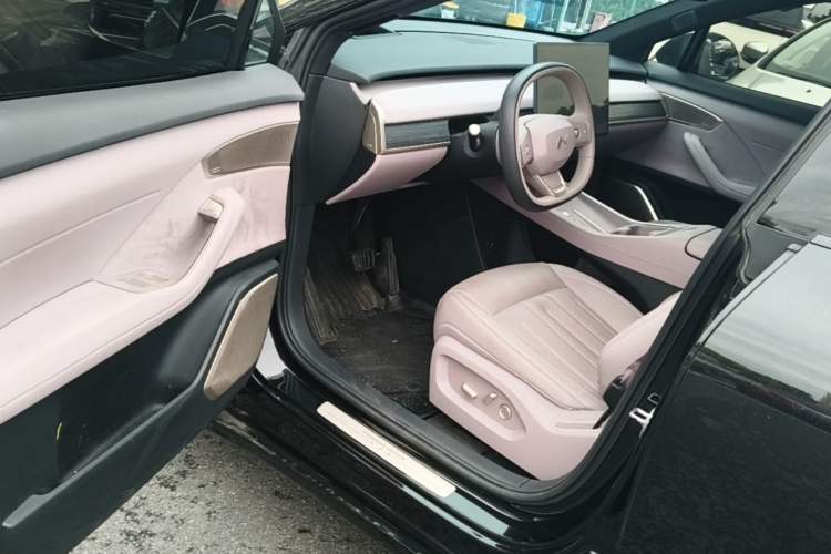 Used ONVO L60 2024 60 kWh Rear-Drive Version Driver Seat