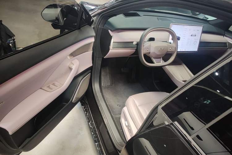 Used ONVO L60 2024 60 kWh Rear-Drive Version Driver Seat