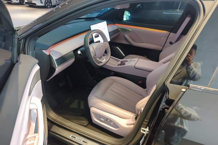 Used ONVO L60 2024 60 kWh Rear-Drive Version Driver Seat