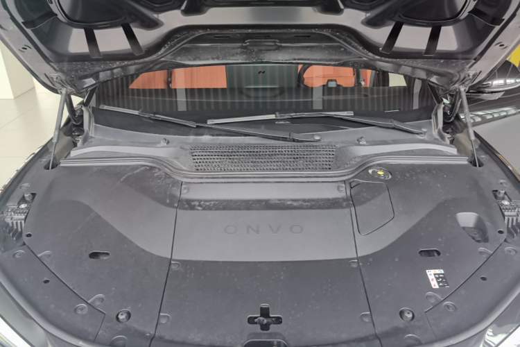 Used ONVO L60 2024 60 kWh Rear-Drive Version Engine Bay