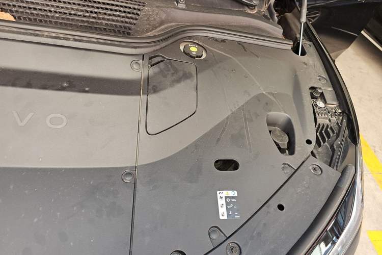 Used ONVO L60 2024 60 kWh All-Wheel Drive Engine Bay Left