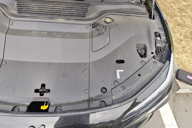 Used ONVO L60 2024 60 kWh Rear-Drive Version Engine Bay Left