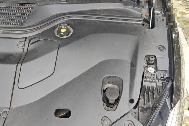Used ONVO L60 2024 60 kWh Rear-Drive Version Engine Bay Left