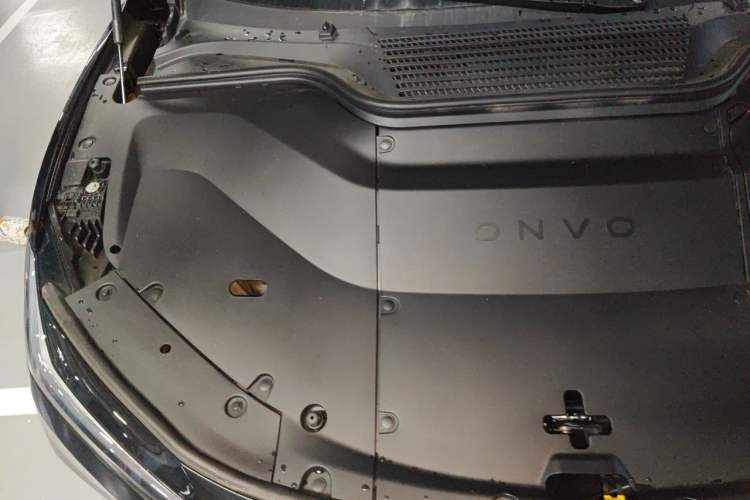 Used ONVO L60 2024 60 kWh Rear-Drive Version Engine Bay Right