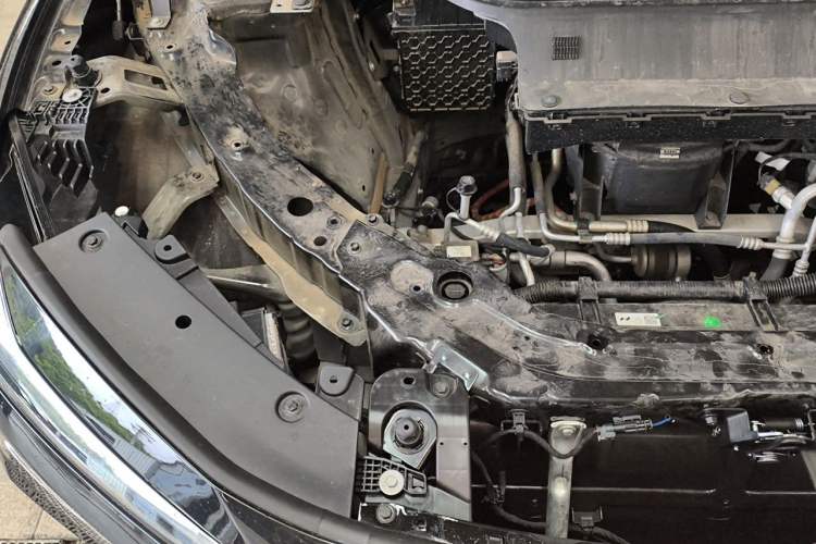 Used ONVO L60 2024 60 kWh Rear-Drive Version Engine Bay Right