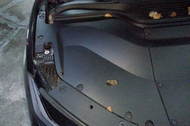 Used ONVO L60 2024 60 kWh All-Wheel Drive Engine Bay Right