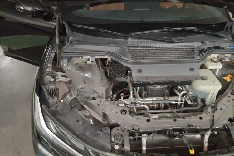 Used ONVO L60 2024 60 kWh Rear-Drive Version Engine Bay Right