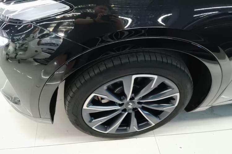 Used ONVO L60 2024 60 kWh Rear-Drive Version Exterior 1