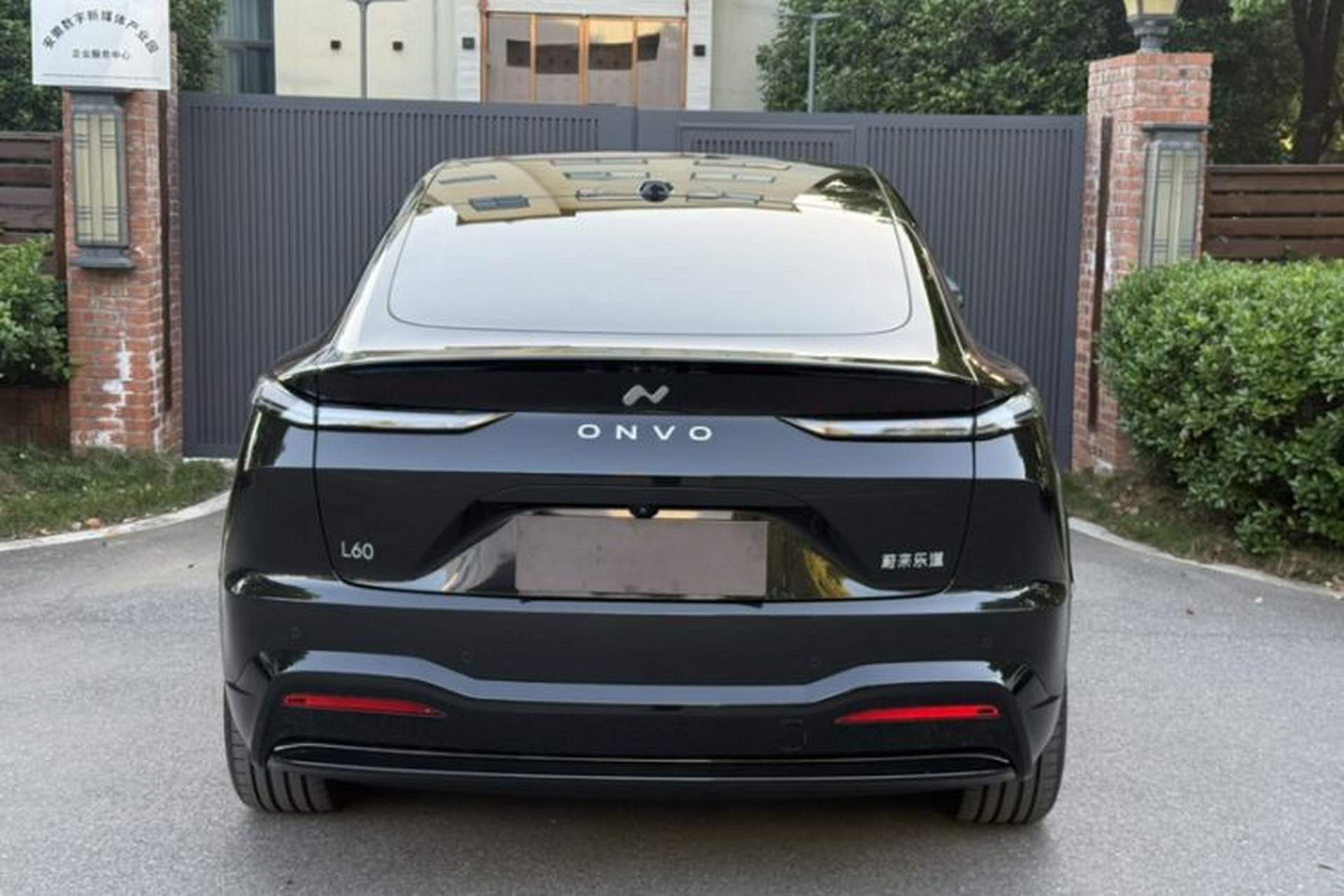 Used ONVO L60 2024 60 kWh Rear-Drive Version Exterior 1