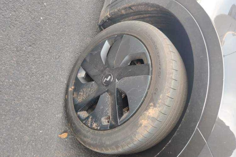 Used ONVO L60 2024 60 kWh Rear-Drive Version Exterior 1