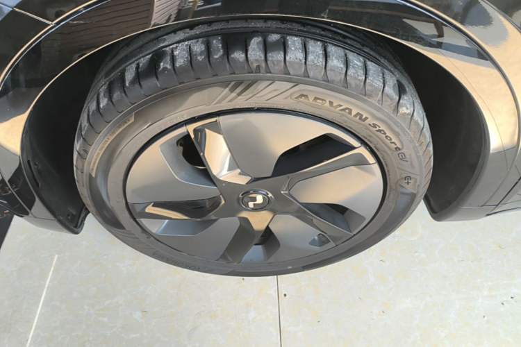 Used ONVO L60 2024 60 kWh Rear-Drive Version Exterior 1