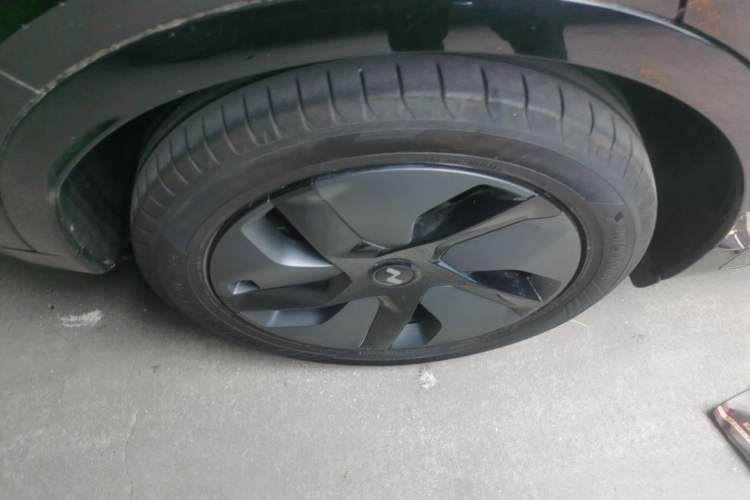 Used ONVO L60 2024 60 kWh Rear-Drive Version Exterior 3