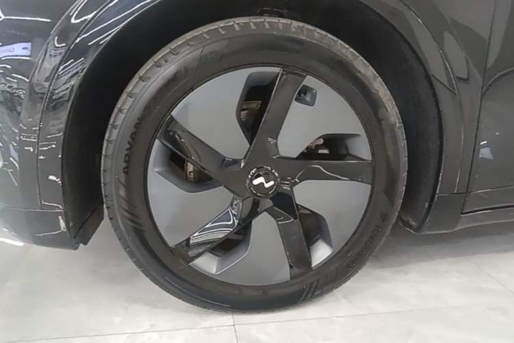 Used ONVO L60 2024 60 kWh Rear-Drive Version Exterior 4