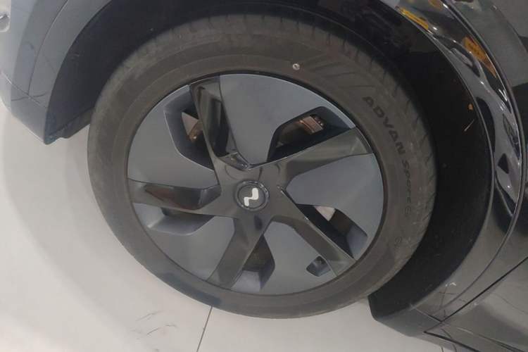 Used ONVO L60 2024 60 kWh Rear-Drive Version Exterior 4