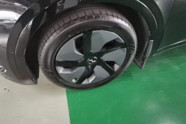 Used ONVO L60 2024 60 kWh Rear-Drive Version Exterior 4