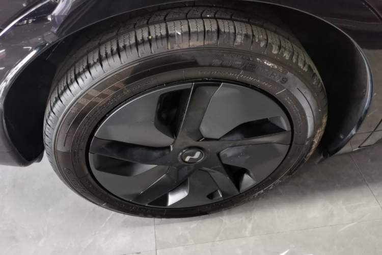 Used ONVO L60 2024 60 kWh Rear-Drive Version Exterior 5