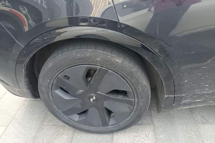 Used ONVO L60 2024 60 kWh Rear-Drive Version Exterior 5