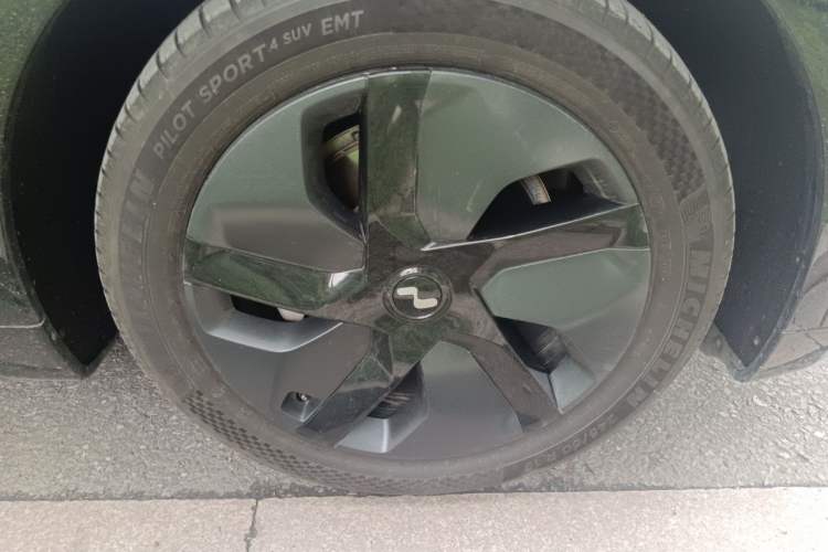 Used ONVO L60 2024 60 kWh All-Wheel Drive Exterior 7