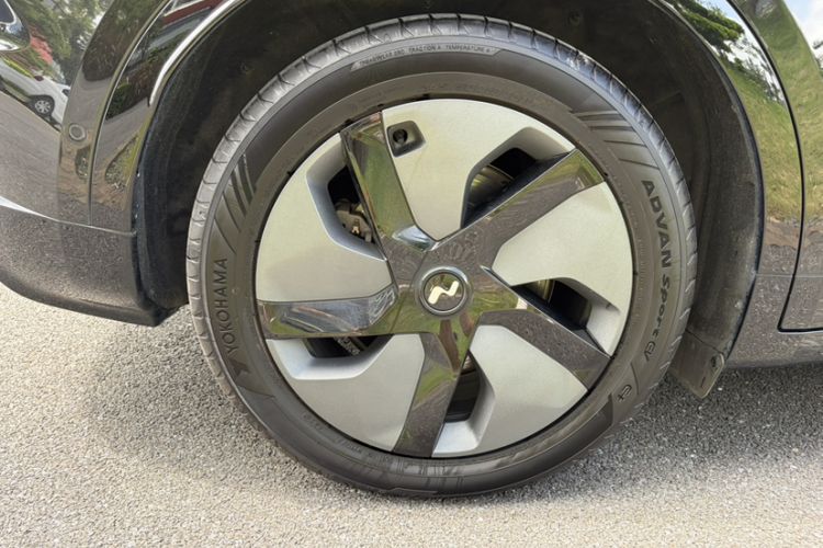 Used ONVO L60 2024 60 kWh Rear-Drive Version Exterior 8