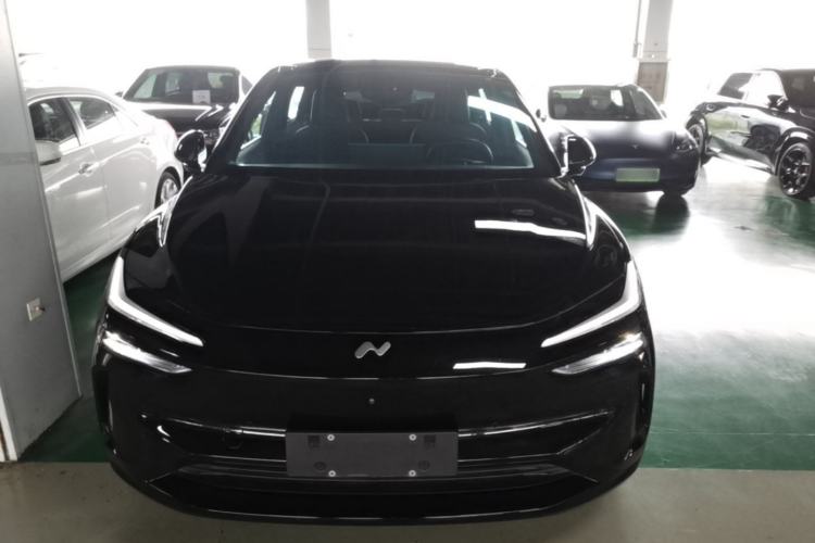 Used ONVO L60 2024 60 kWh Rear-Drive Version Front