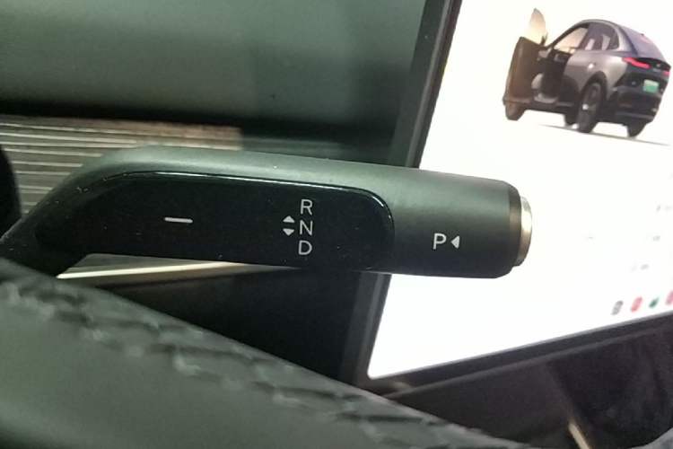 Used ONVO L60 2024 60 kWh Rear-Drive Version Gear Lever