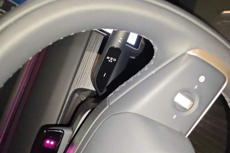 Used ONVO L60 2024 60 kWh Rear-Drive Version Gear Lever