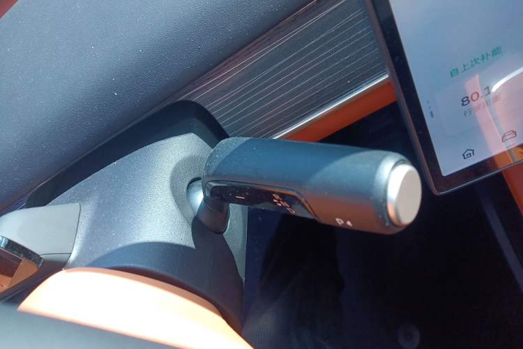 Used ONVO L60 2024 60 kWh All-Wheel Drive Gear Lever
