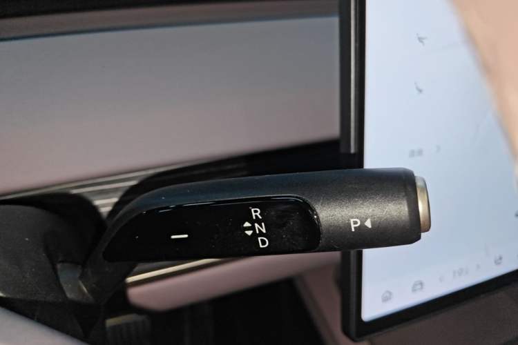 Used ONVO L60 2024 60 kWh Rear-Drive Version Gear Lever