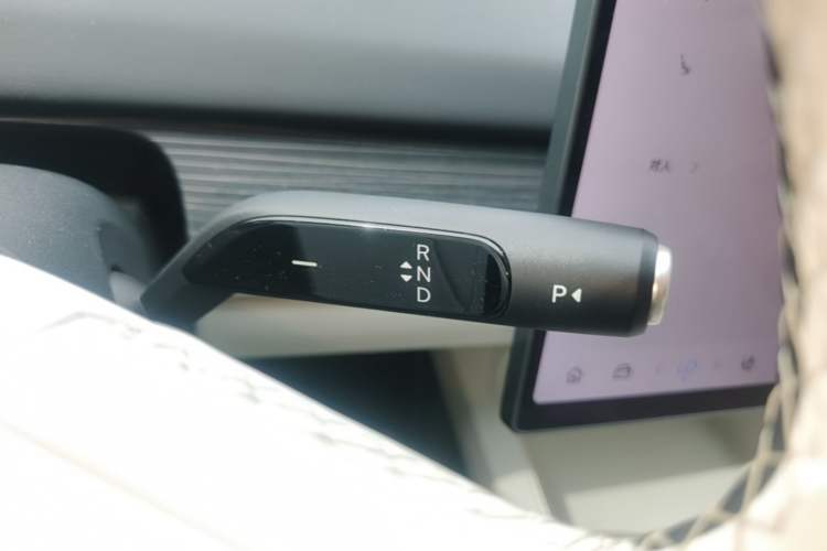 Used ONVO L60 2024 60 kWh Rear-Drive Version Gear Lever