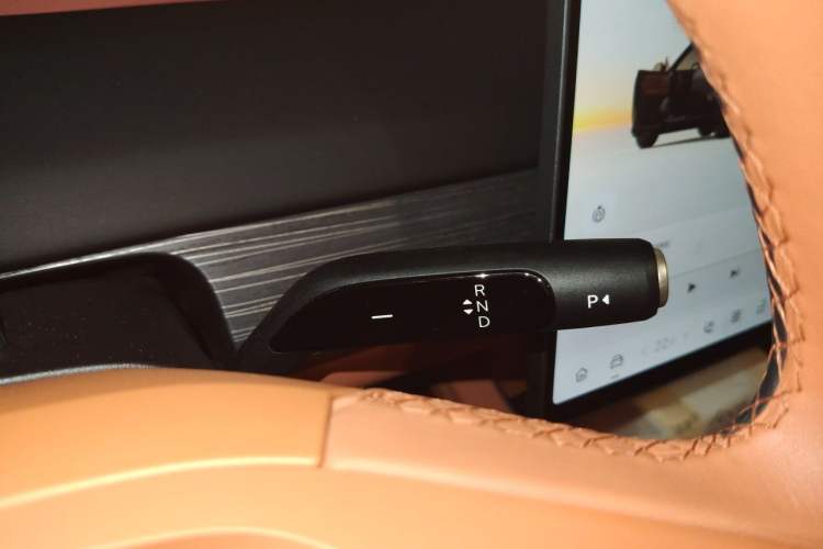 Used ONVO L60 2024 60 kWh Rear-Drive Version Gear Lever