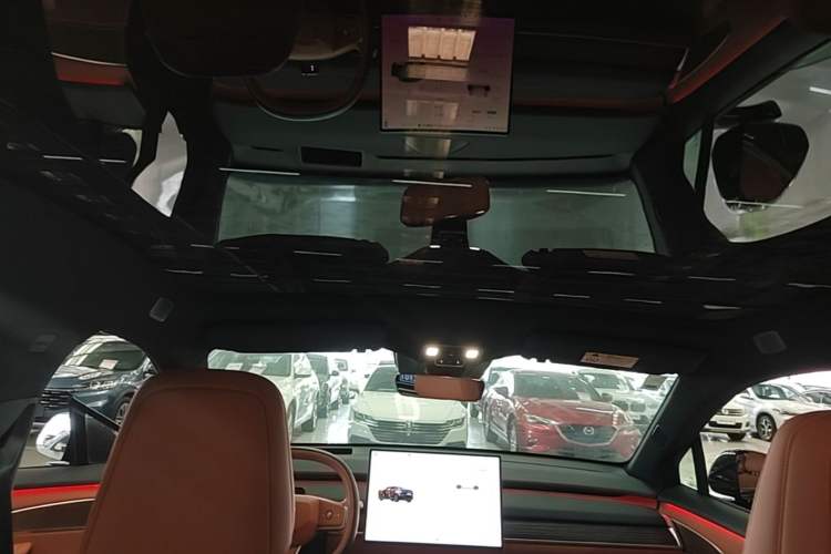 Used ONVO L60 2024 60 kWh Rear-Drive Version Headliner