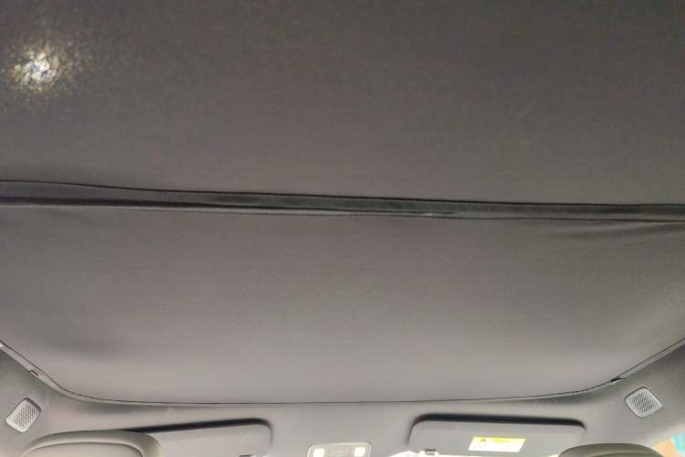 Used ONVO L60 2024 60 kWh Rear-Drive Version Headliner