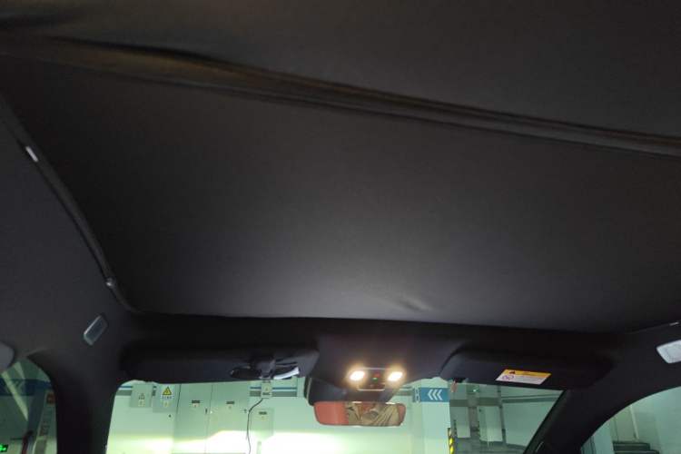 Used ONVO L60 2024 60 kWh Rear-Drive Version Headliner