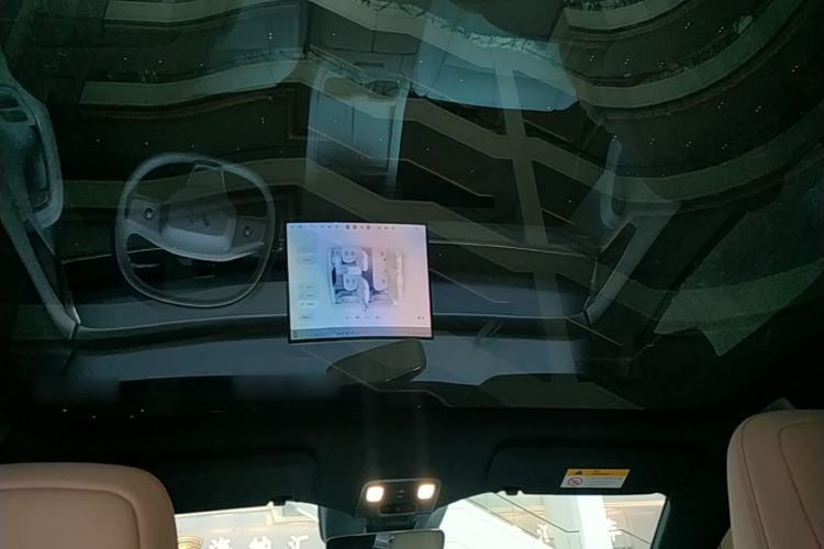 Used ONVO L60 2024 60 kWh Rear-Drive Version Headliner