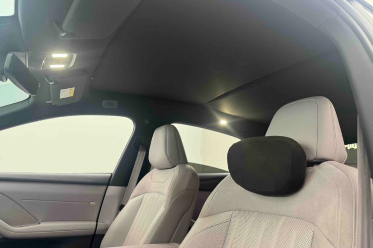 Used ONVO L60 2024 60 kWh Rear-Drive Version Headliner