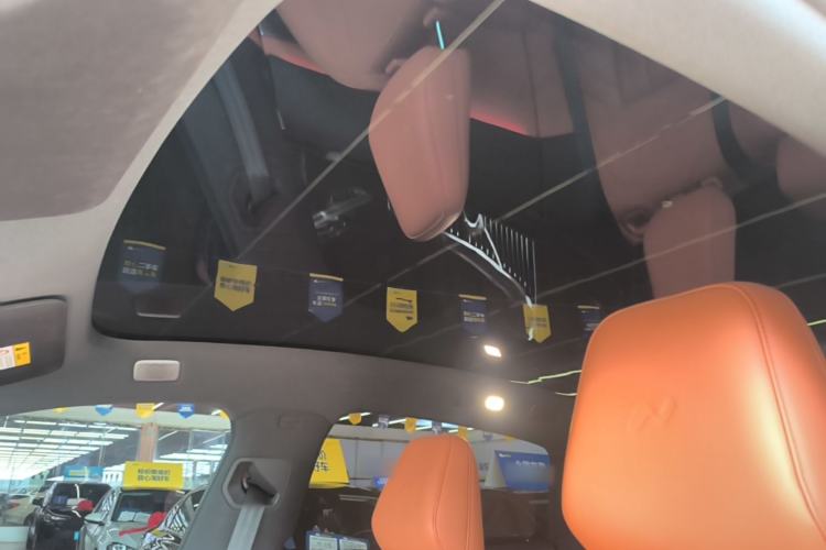 Used ONVO L60 2024 60 kWh Rear-Drive Version Headliner