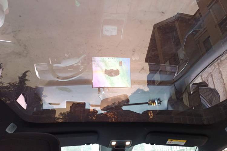 Used ONVO L60 2024 60 kWh Rear-Drive Version Headliner