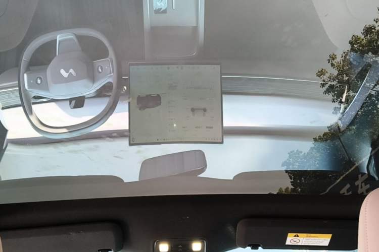 Used ONVO L60 2024 60 kWh Rear-Drive Version Headliner