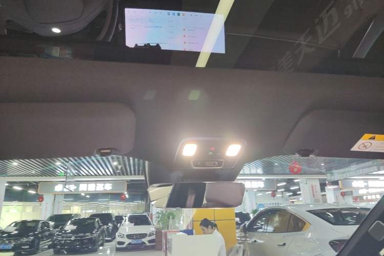 Used ONVO L60 2024 60 kWh Rear-Drive Version Headliner