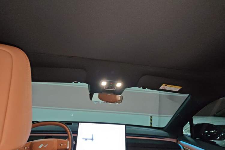 Used ONVO L60 2024 60 kWh Rear-Drive Version Headliner