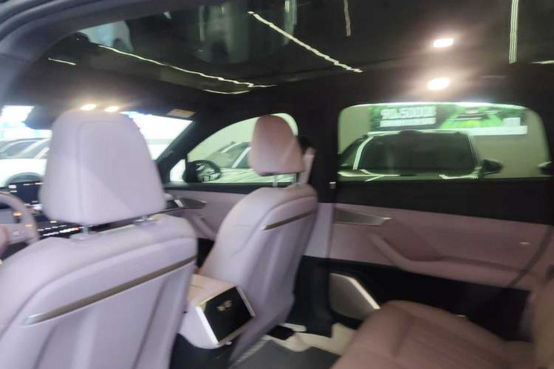 Used ONVO L60 2024 60 kWh All-Wheel Drive Headliner