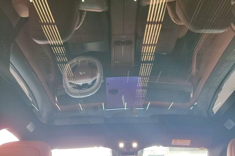 Used ONVO L60 2024 60 kWh Rear-Drive Version Headliner