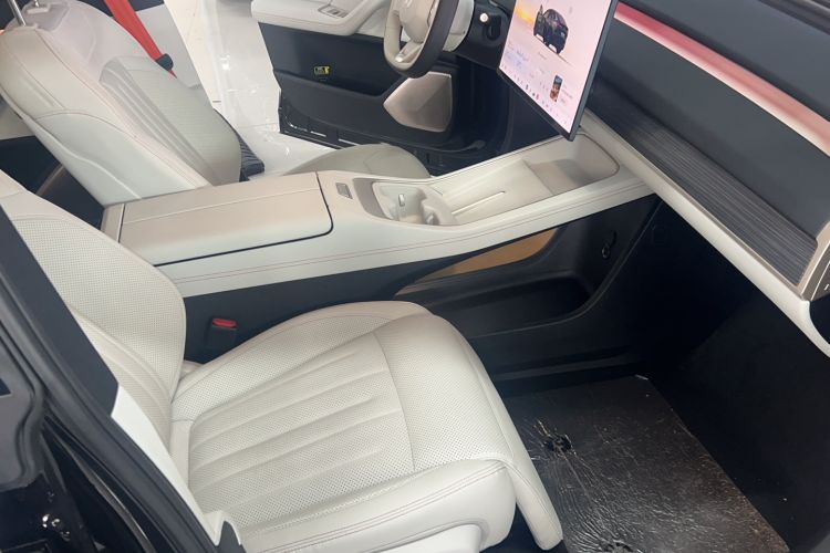 Used ONVO L60 2024 60 kWh Rear-Drive Version Interior 1