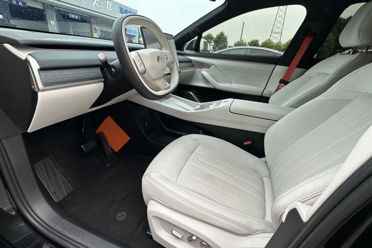 Used ONVO L60 2024 60 kWh Rear-Drive Version Interior 2