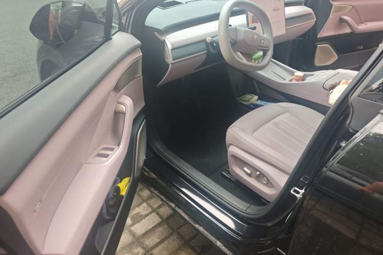 Used ONVO L60 2024 60 kWh Rear-Drive Version Interior 3