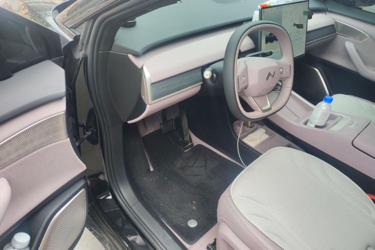 Used ONVO L60 2024 60 kWh Rear-Drive Version Interior 3