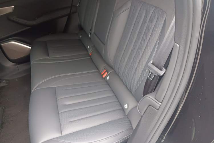 Used ONVO L60 2024 60 kWh All-Wheel Drive Interior 4