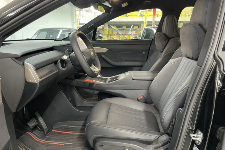 Used ONVO L60 2024 85 kWh All-Wheel Drive Interior 4