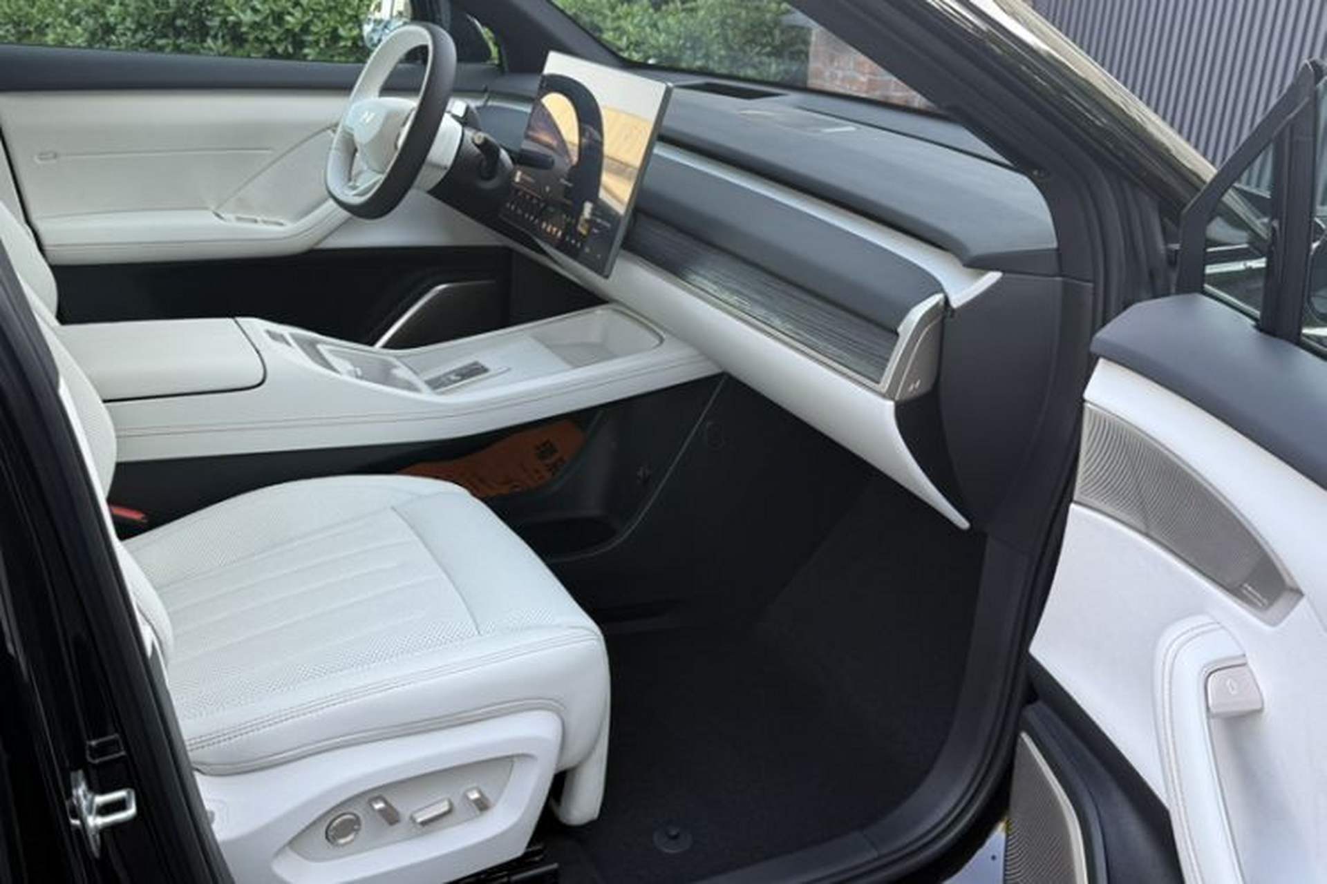 Used ONVO L60 2024 60 kWh Rear-Drive Version Interior 5